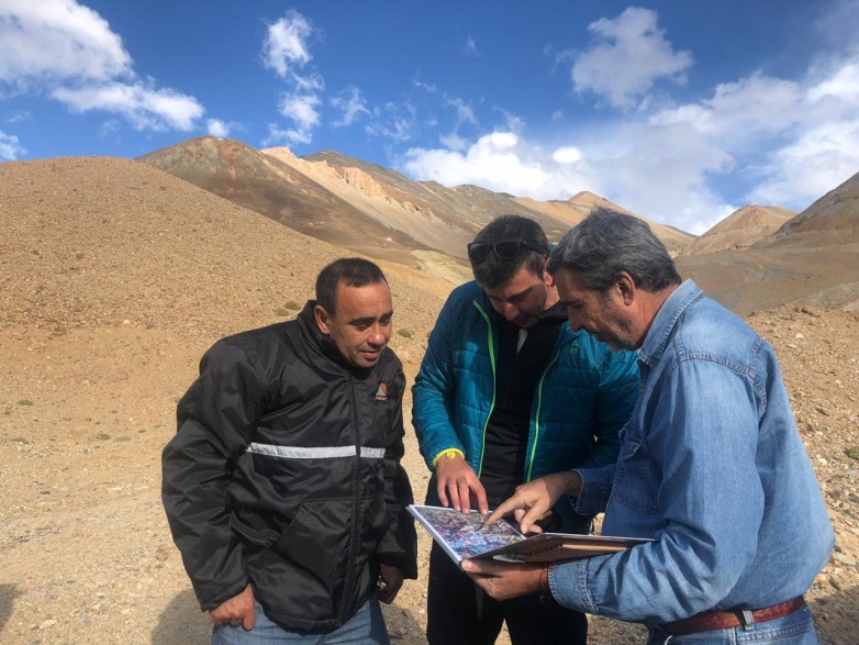 Astudillo recorrió dos emprendimientos de cobre en Iglesia